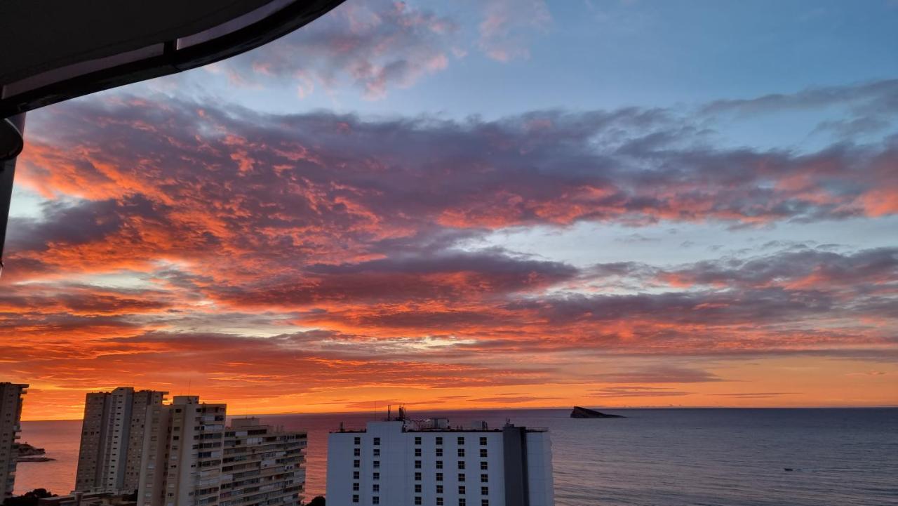 Apartamento Sunset Waves Benidorm Julieta Vistas Al Mar Premium 200 Mt2 Con Jacuzzi En Terraza Exterior foto