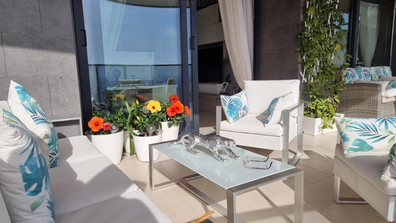 Apartamento Sunset Waves Benidorm Julieta Vistas Al Mar Premium 200 Mt2 Con Jacuzzi En Terraza Exterior foto