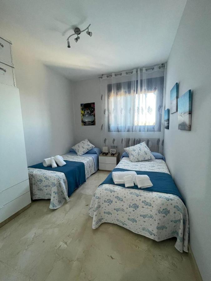Apartamento Sunset Waves Benidorm Julieta Vistas Al Mar Premium 200 Mt2 Con Jacuzzi En Terraza Exterior foto