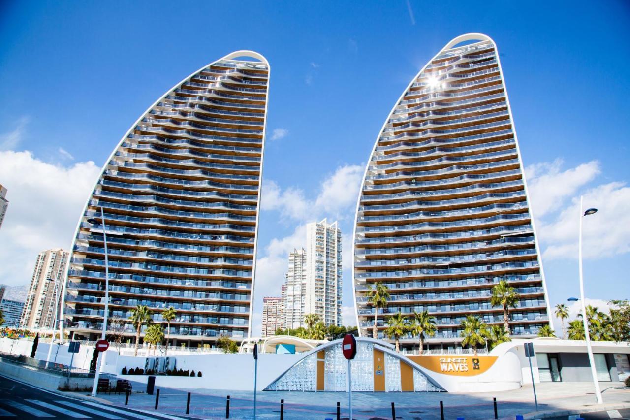 Apartamento Sunset Waves Benidorm Julieta Vistas Al Mar Premium 200 Mt2 Con Jacuzzi En Terraza Exterior foto
