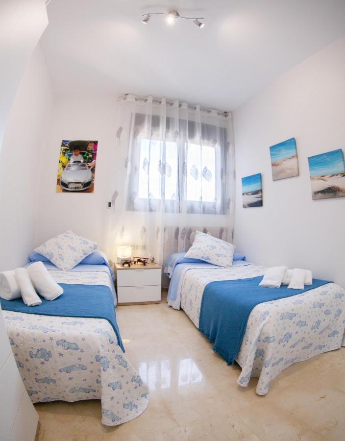 Apartamento Sunset Waves Benidorm Julieta Vistas Al Mar Premium 200 Mt2 Con Jacuzzi En Terraza Exterior foto