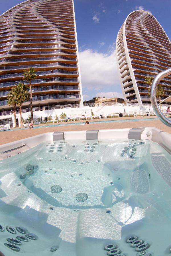 Apartamento Sunset Waves Benidorm Julieta Vistas Al Mar Premium 200 Mt2 Con Jacuzzi En Terraza Exterior foto
