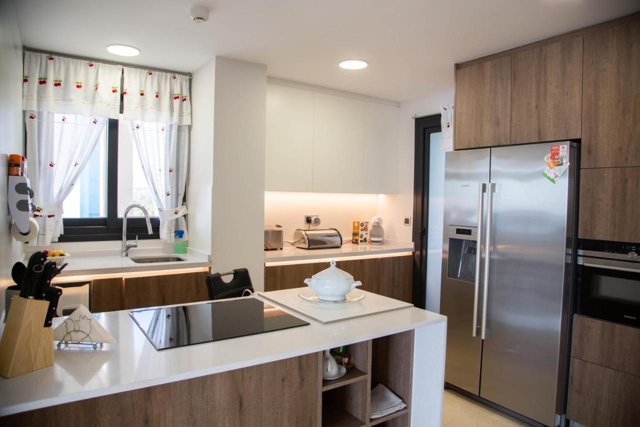 Apartamento Sunset Waves Benidorm Julieta Vistas Al Mar Premium 200 Mt2 Con Jacuzzi En Terraza Exterior foto