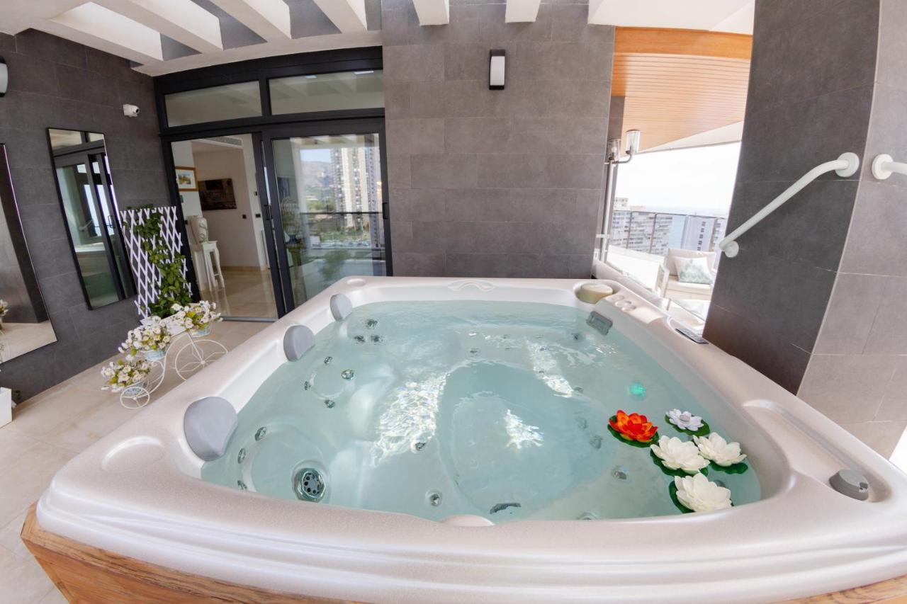 Apartamento Sunset Waves Benidorm Julieta Vistas Al Mar Premium 200 Mt2 Con Jacuzzi En Terraza Exterior foto
