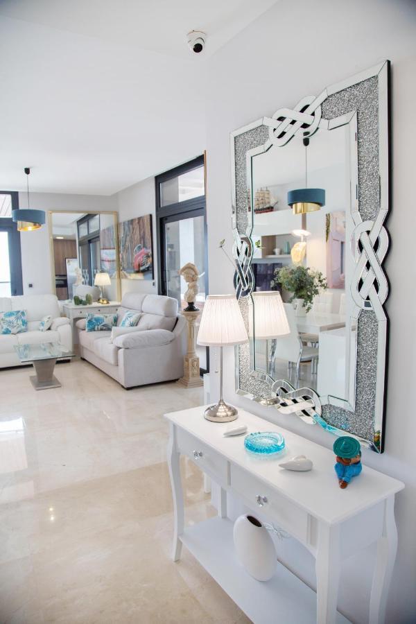 Apartamento Sunset Waves Benidorm Julieta Vistas Al Mar Premium 200 Mt2 Con Jacuzzi En Terraza Exterior foto