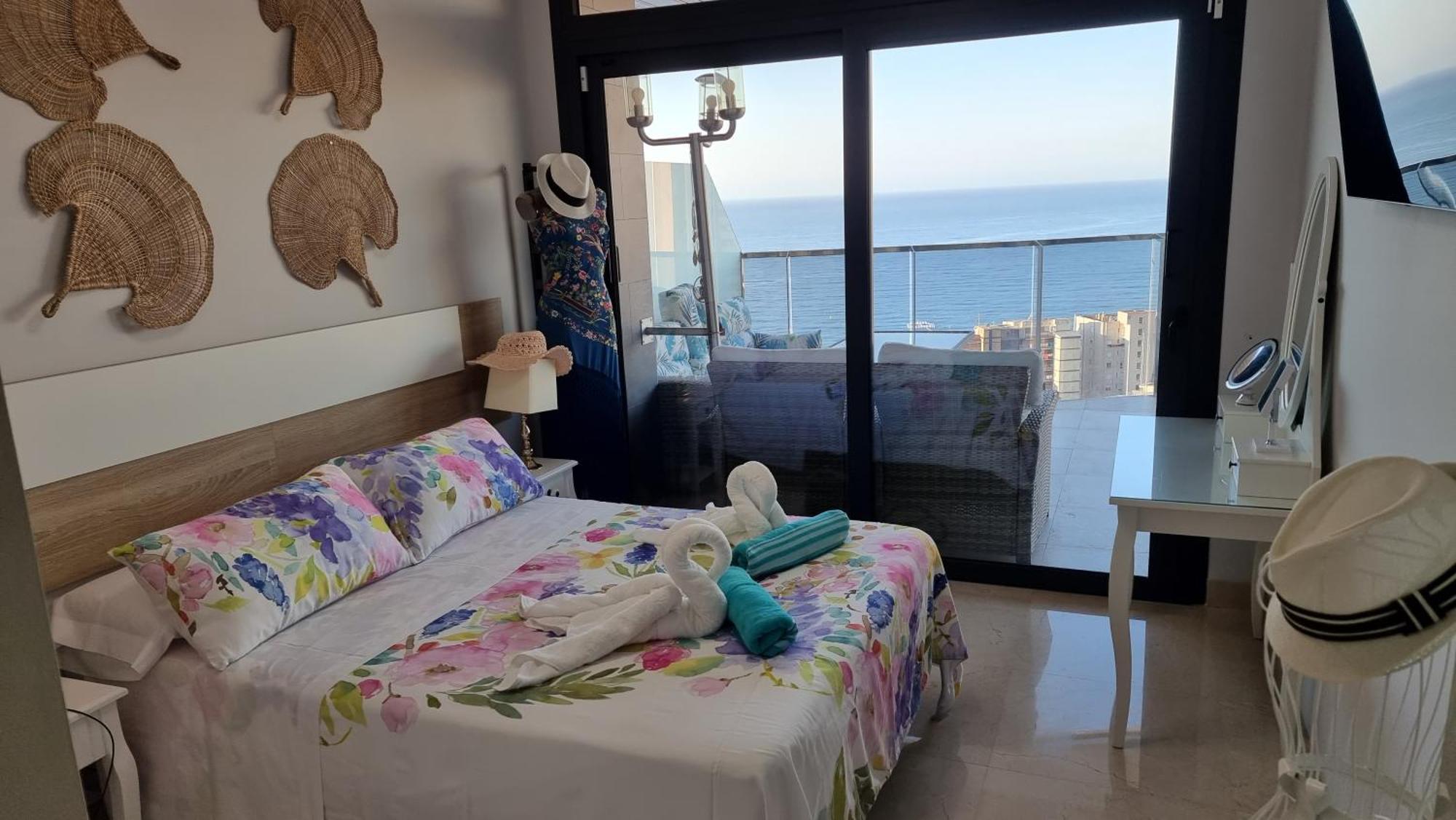 Apartamento Sunset Waves Benidorm Julieta Vistas Al Mar Premium 200 Mt2 Con Jacuzzi En Terraza Exterior foto